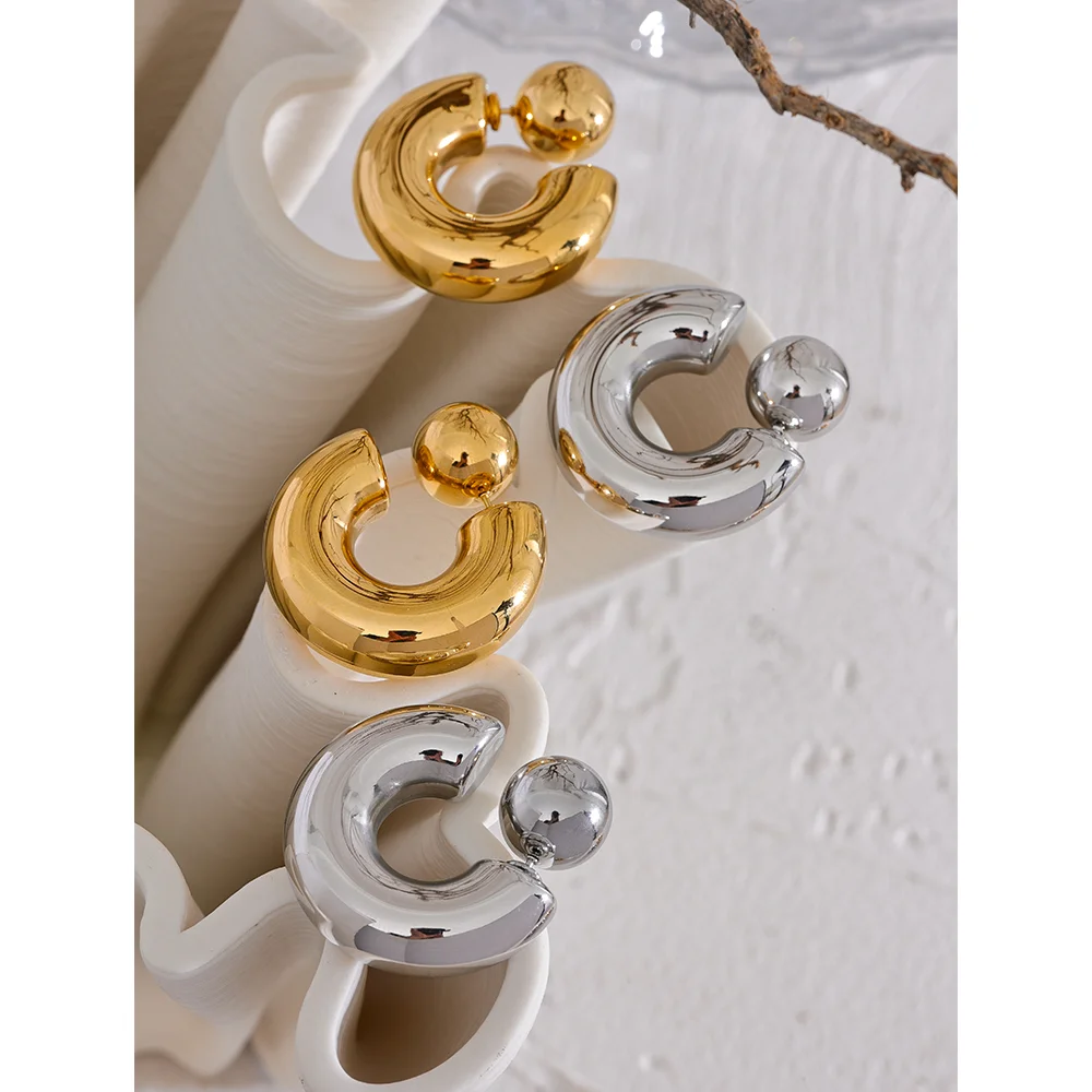 Luna Sculpt Gold Earrings